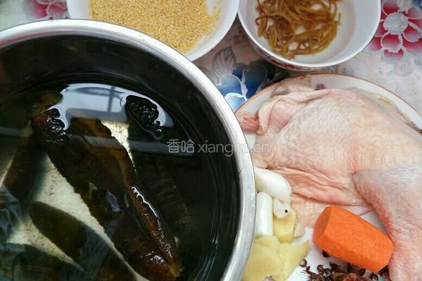 海参小米粥的做法图解1