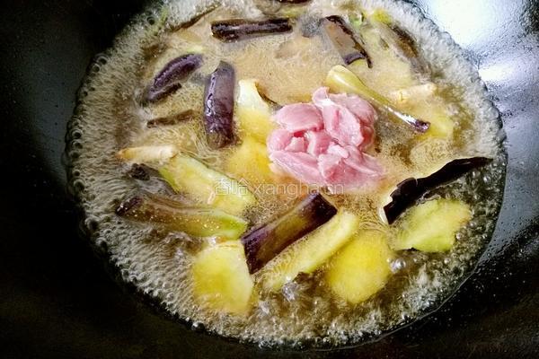 东北版土豆炖茄子的做法图解7