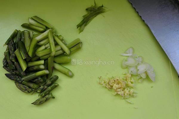芦笋炒虾仁的做法图解4