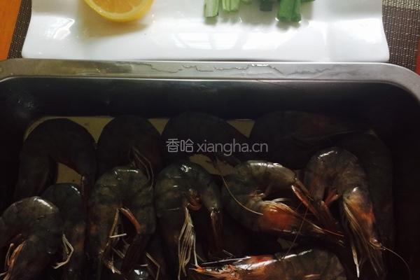 水煮虾的做法图解1