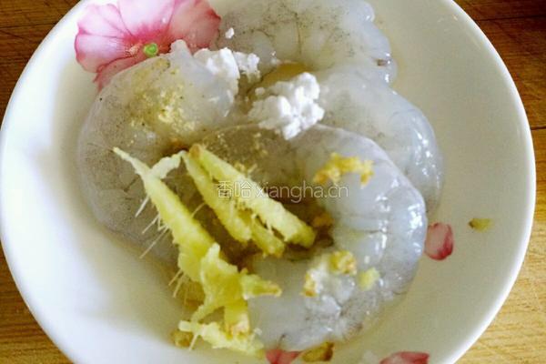 虾仁豆腐丝瓜汤的做法图解2