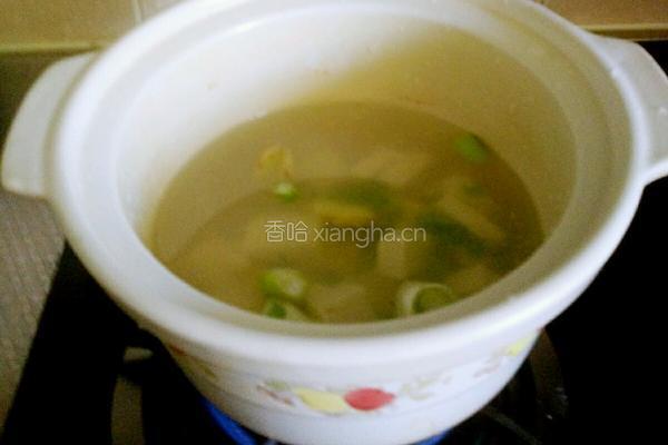虾仁豆腐丝瓜汤的做法图解4