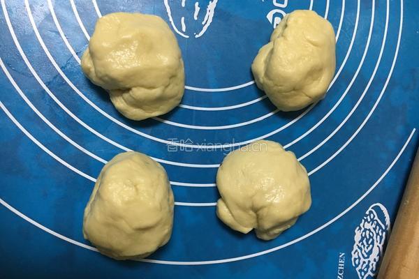 扁桃片豆沙面包的做法图解5