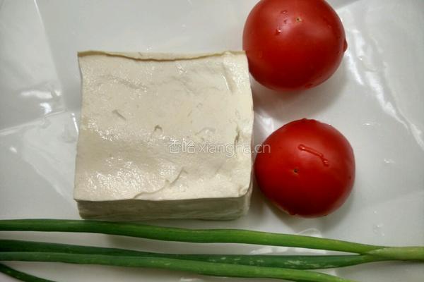番茄豆腐汤的做法图解1