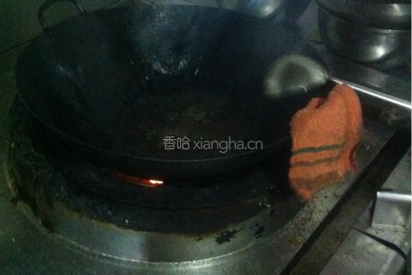 泡椒牛肉的做法图解1