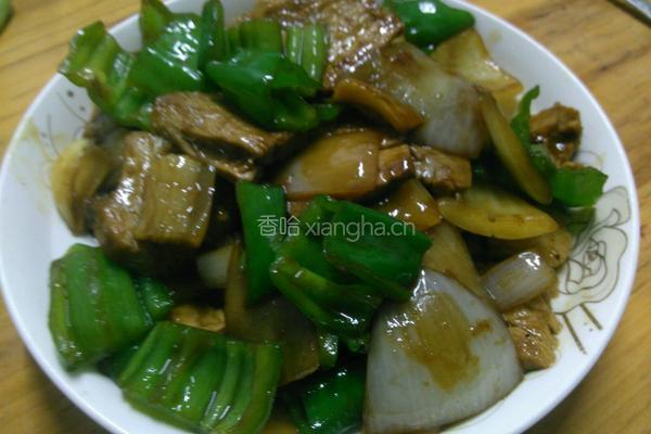 青椒回锅肉的做法图解5