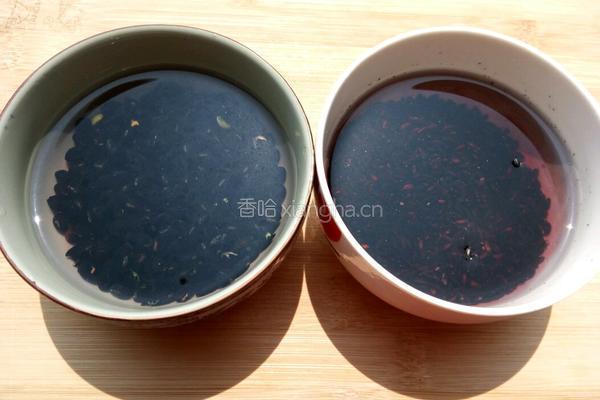黑米黑豆粥的做法图解2
