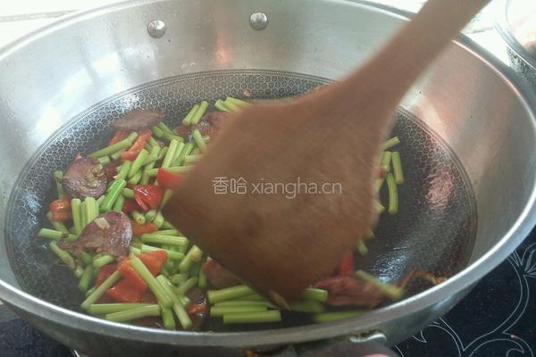 香肠炒蒜苔的做法图解11