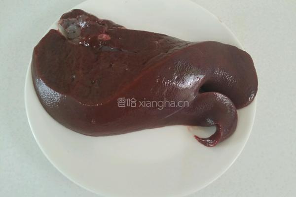 猪肝炒青椒的做法图解1