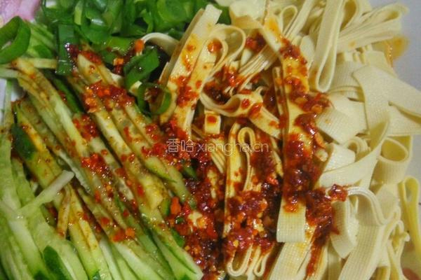 黄瓜拌干豆腐的做法图解3