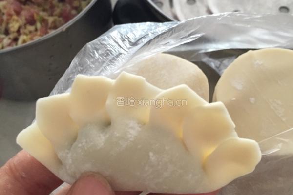 猪肉韭菜饺子的做法图解7