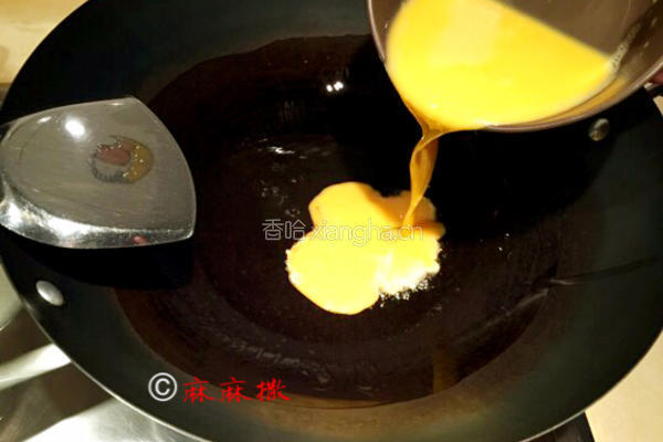 虾仁木耳滑蛋的做法图解4