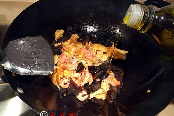 虾仁木耳滑蛋的做法图解10