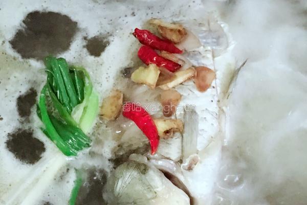 鲜菌奶白鲫鱼汤的做法图解10