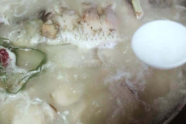 鲜菌奶白鲫鱼汤的做法图解13