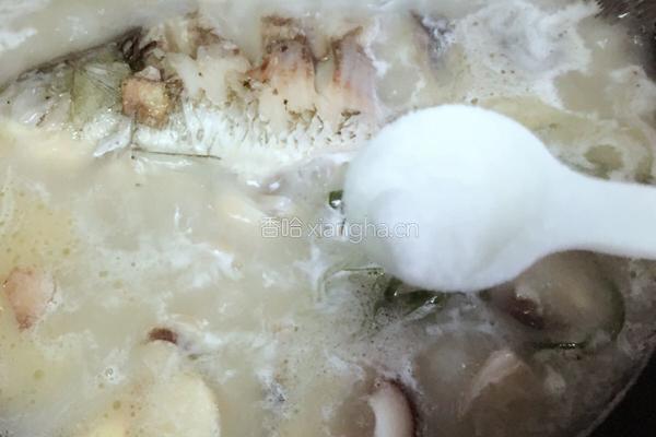 鲜菌奶白鲫鱼汤的做法图解14