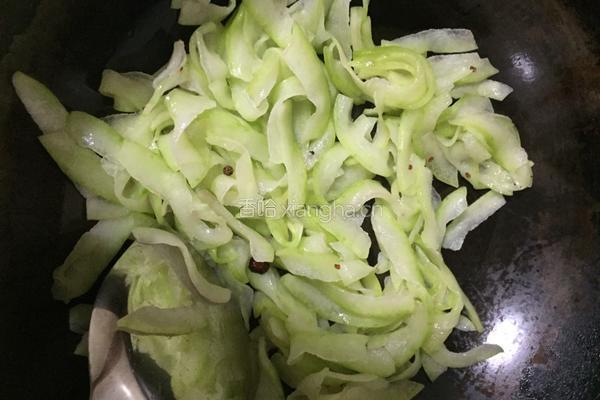 酸辣西瓜皮的做法图解11