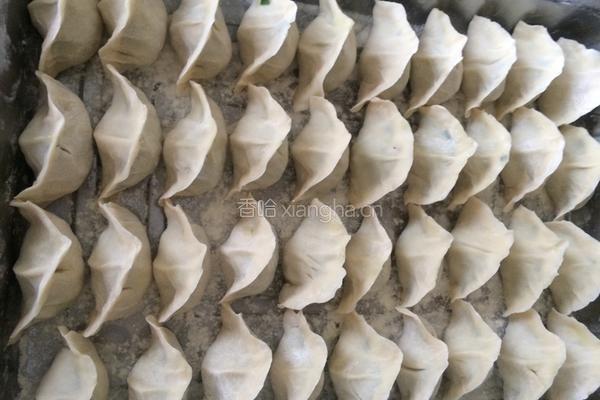 韭菜鸡蛋饺子的做法图解4