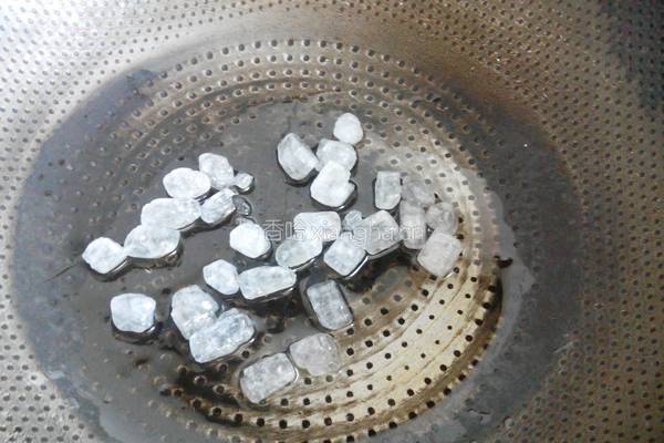 自制琥珀核桃仁的做法图解3