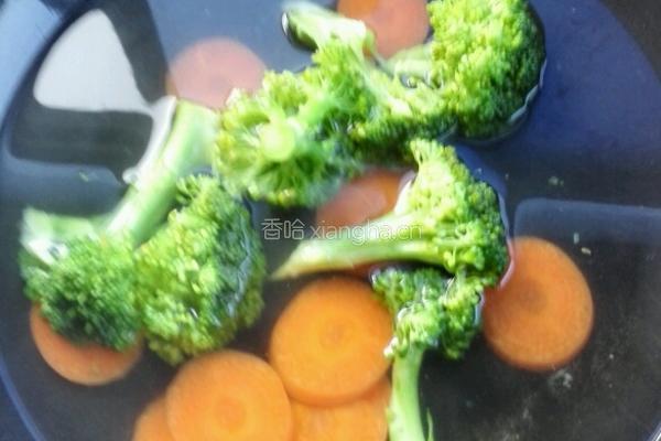 腊肠煲仔饭的做法图解3