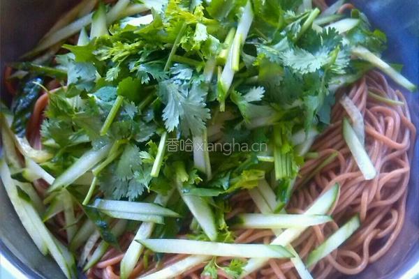 翠拌荞麦面的做法图解3