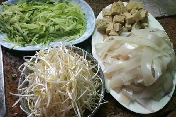 家常炒凉皮的做法图解1