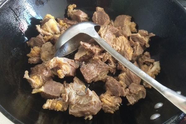 西红柿土豆炖牛肉的做法图解5