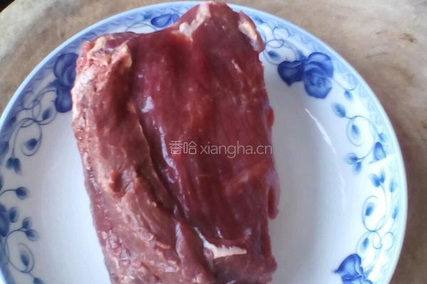 家常牛肉小炒的做法图解1