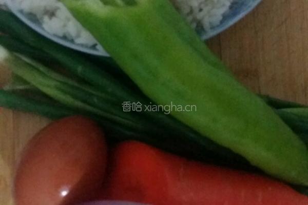 鸡蛋炒米饭的做法图解1