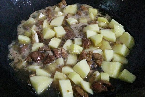 土豆牛肉的做法图解5
