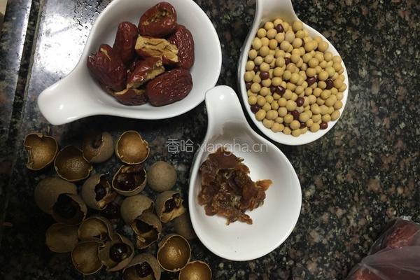 红枣桂圆豆浆的做法图解1