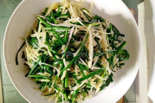 土豆丝炒韭菜的做法图解5
