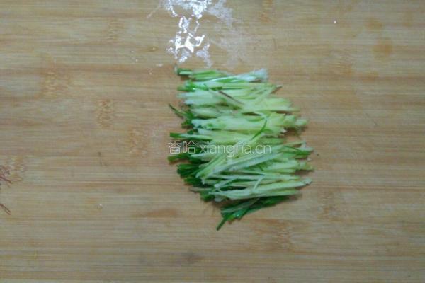 糖醋小鲫鱼的做法图解1
