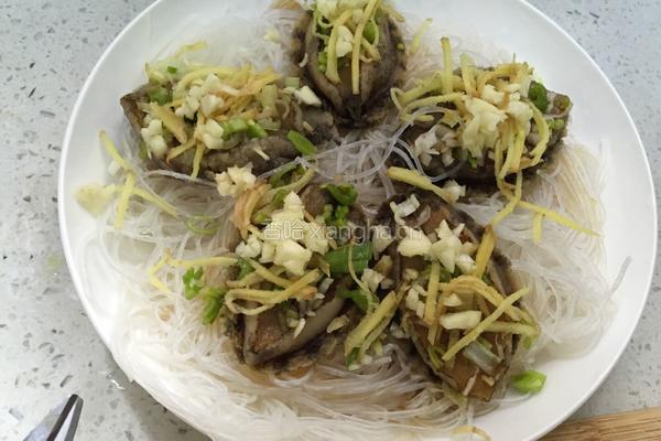 蒜蓉粉丝蒸鲍鱼的做法图解5