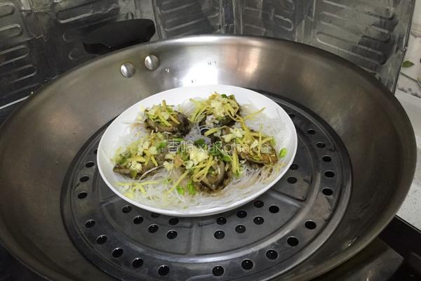 蒜蓉粉丝蒸鲍鱼的做法图解6