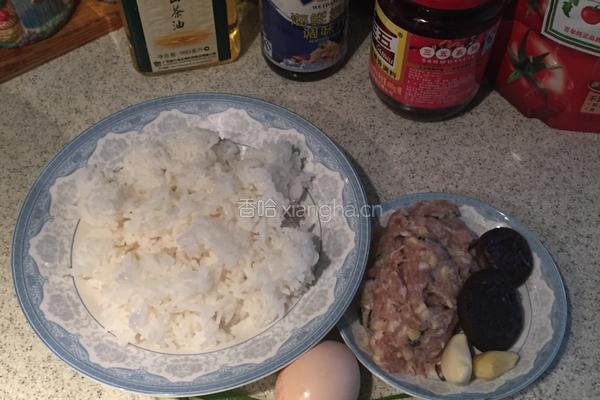 鸡蛋肉末炒饭的做法图解1