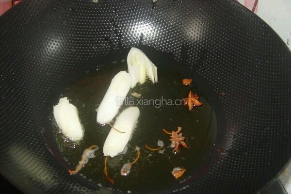猪肉炖白菜的做法图解2