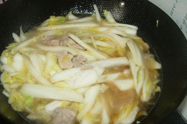 猪肉炖白菜的做法图解5