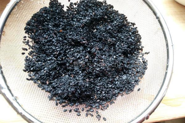 黑芝麻豆浆的做法图解3