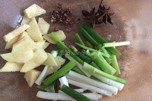 酸菜炖排骨的做法图解3