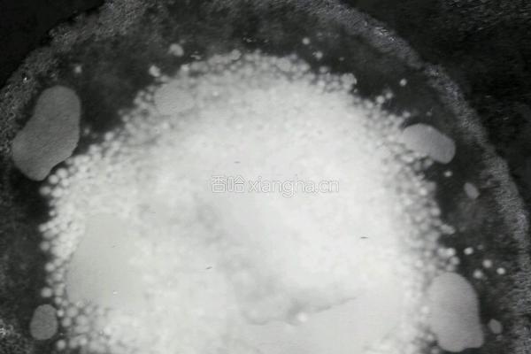 香蕉牛奶西米露的做法图解3