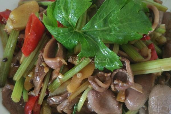 芹菜炒鸡胗的做法图解7