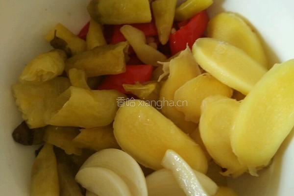芹菜炒鸡胗的做法图解2