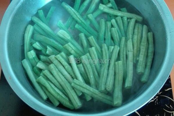 麻汁豆角的做法图解4