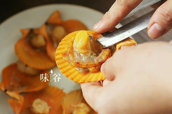 粉丝蒜蓉蒸扇贝的做法图解2