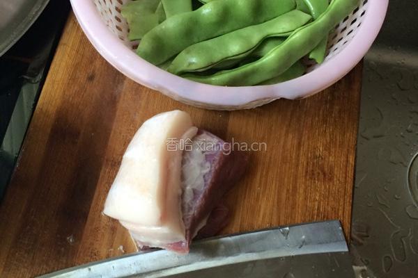 扁豆丝炒肉的做法图解1