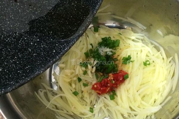 炝拌酸辣土豆丝的做法图解7