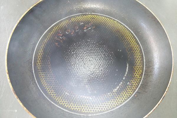 黄瓜木耳炒肉的做法图解2