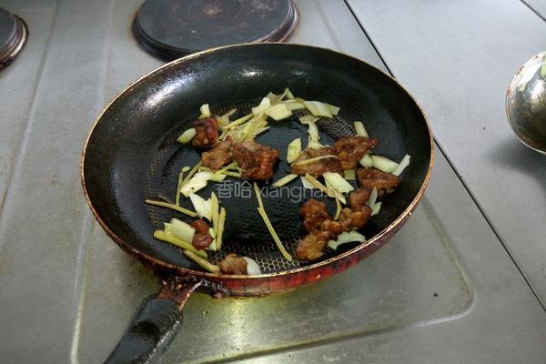 黄瓜木耳炒肉的做法图解4