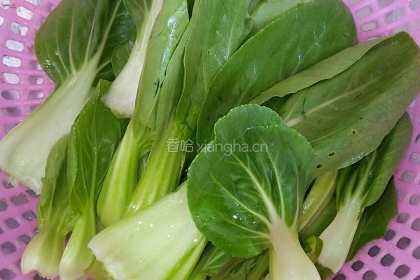 木耳鸡蛋炒油菜的做法图解1